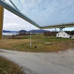1 In The Yellow House, Close To Airport & Lofoten