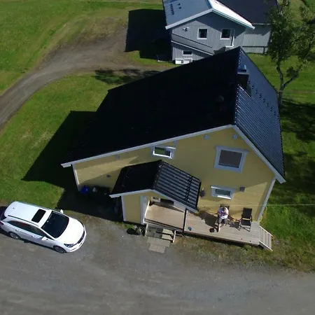 1 In The Yellow House, Close To Airport & Lofoten Evenskjer