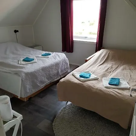 Δωμάτια σε οικογενειακή κατοικία 1 In The Yellow House, Close To Airport & Lofoten