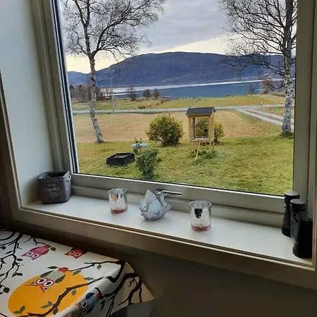1 In The Yellow House, Close To Airport & Lofoten *