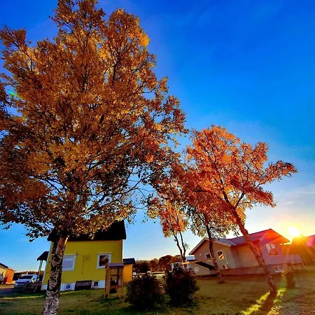 1 In The Yellow House, Close To Airport & Lofoten *