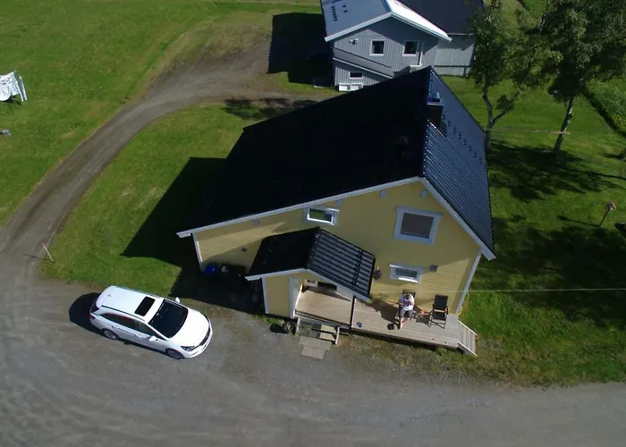 1 In The Yellow House, Close To Airport & Lofoten Evenskjer