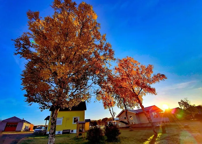 1 In The Yellow House, Close To Airport & Lofoten *